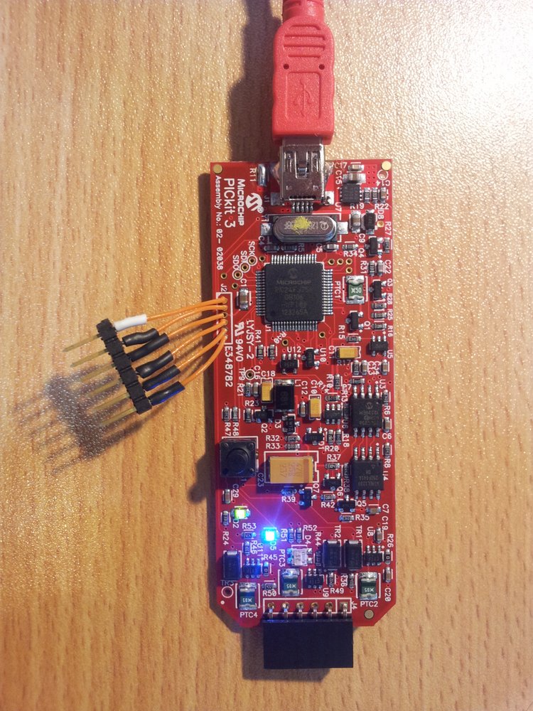 The bricked PICkit3 is now fixed, the LED's come on correctly!