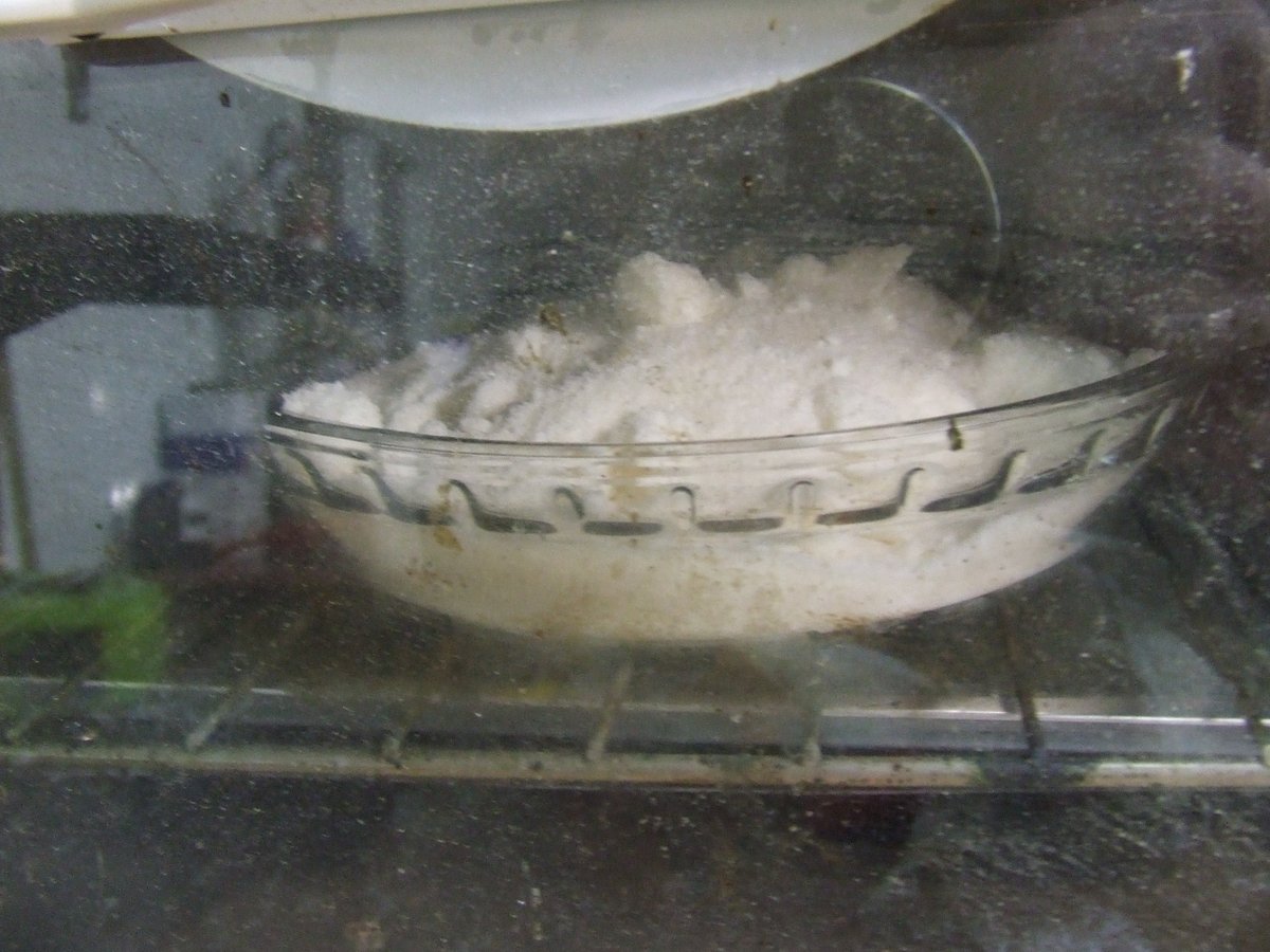 04 potassium nitrate drying in oven