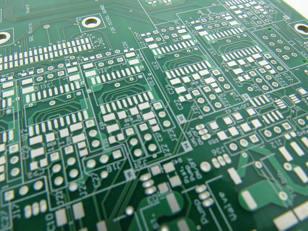 Example of an immersion silver (IAg) PCB finish. Image from http://www.rlcinnovation.com/.